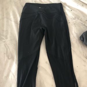 Lululemon active crop sz 6 black